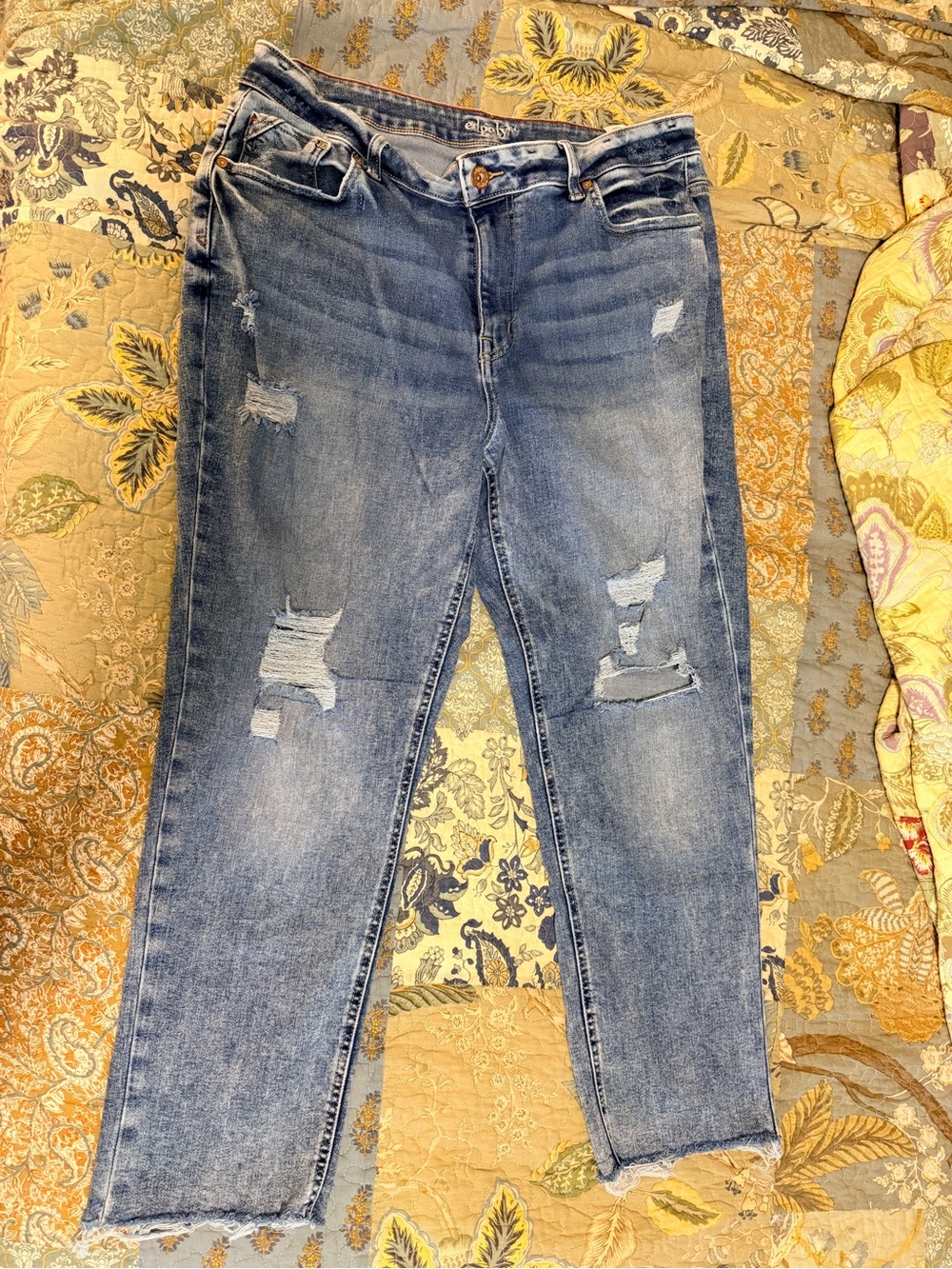 Edgely Classic Boyfriend Distressed Light Blue Jeans